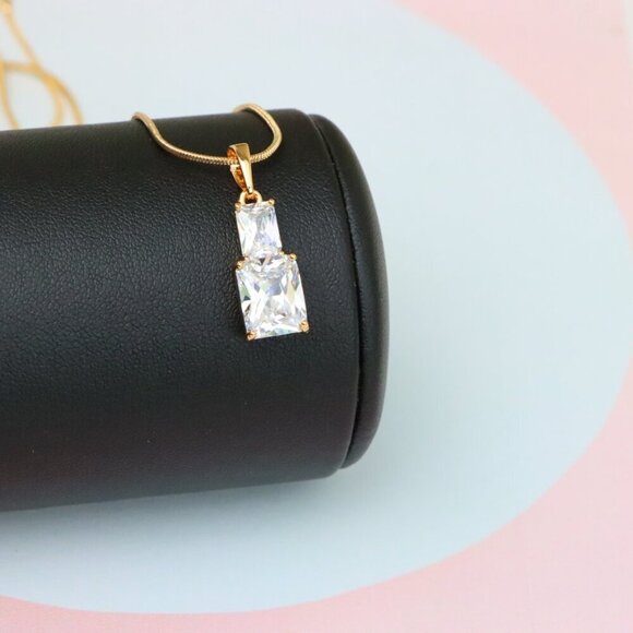 "Elegant White Pendant with Sparkling Stones in Gold-Plated Finish, XPPT1805 - Picture 5 of 13